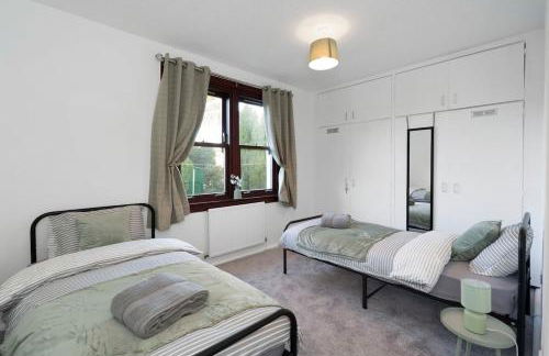 Free Parking - Central - Sleeps 6 - 3 Bedrooms - Foto 7
