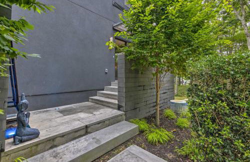 Unique Southampton Getaway with Rooftop Deck! - Foto 34