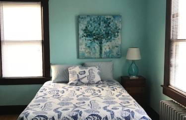 Old Time Beach Front Cottage - The Beach is your Backyard! Pet Friendly cottage - Photo 29