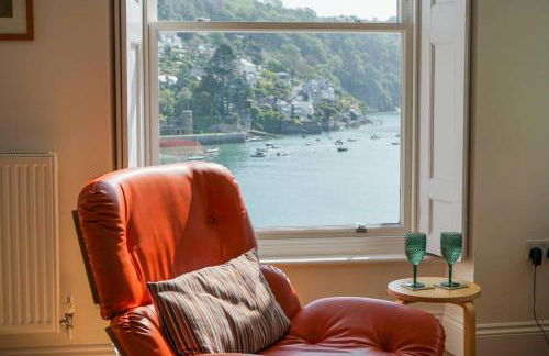 Riverside Apartment with Stunning Views & Patio - Foto 1