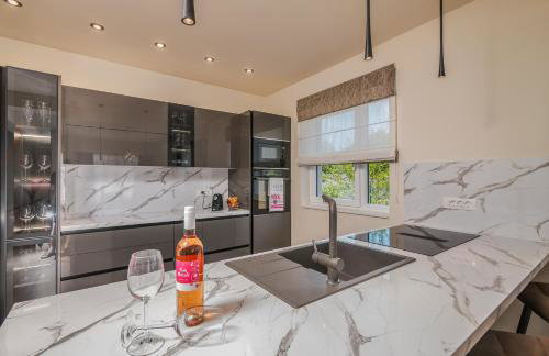 Villa surrounded by nature - Photo 28