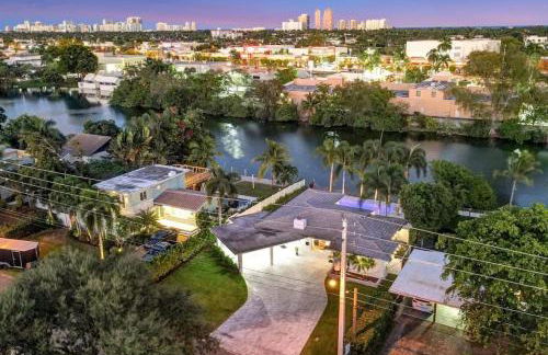 Lakefront Family Fun Home with Private Dock 3BR 2B - Foto 78