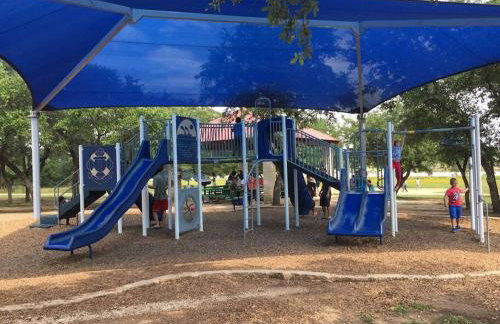 Stunning Spanish-Style Retreat with Pool Sleeps 28 - Foto 25