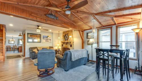 Cozy Clear Lake Home - Walk to Town and Boat Dock! - Foto 5