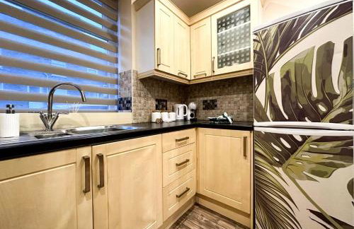 Joyful Jungle Jewel wBalcony & Foozeball-Ferndale - Foto 25