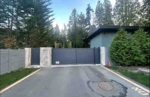 Large Modern Loft in Central Location - Photo 15