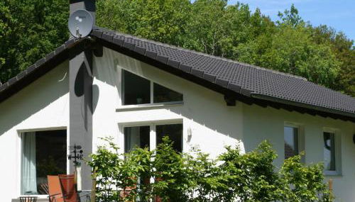 Bungalow in Eifel Near Mountain Trails - Photo 2