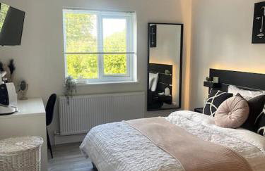 2 Bedroom Flat Bracknell Free Parking - Photo 8