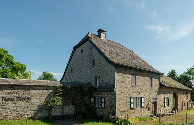 Spacious Holiday Home With Large Garden - Photo 40