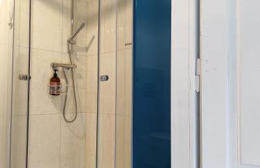 chaty, niebieskie drzwi - Foto 5