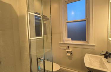 Elegant and Chic 2Bed 2Bath steps from the lake! - Foto 23