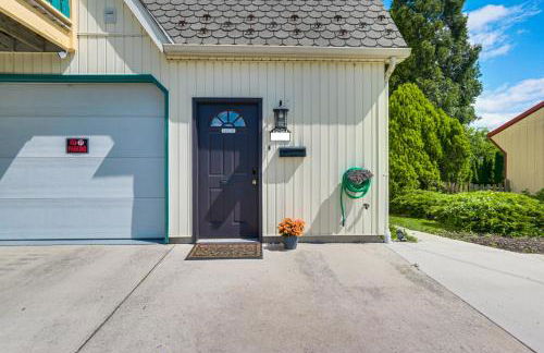 Walk to Town Charming Unit with Balcony in Bedford! - Foto 20