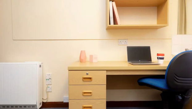 JOIVY Inviting flat near Edinburgh Castle - Adults Only - Foto 5, Habitación