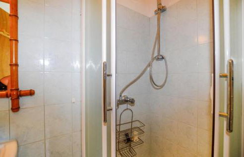 1 Bedroom Lovely Apartment In Ghisoni - Foto 12