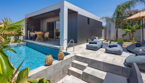 PhySea Villa - Photo 2, sunbed, Garden view