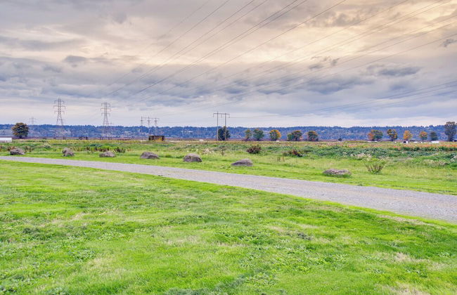 Chic and Modern Snohomish Hideaway on a Working Farm - Foto 21