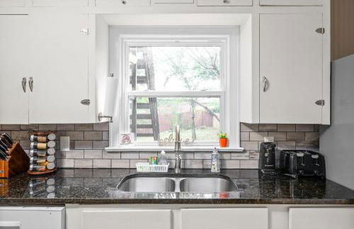 The Gameroom on Madison - Large Home Accommodates 12 Guests (102 Madison Ter) - Foto 18