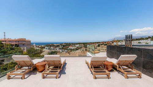 Villa Vida - Luxury Panorama Seaview Penthouse in Organic-Boho Design with Pool, Gym, Spa - Photo 2, sunbed