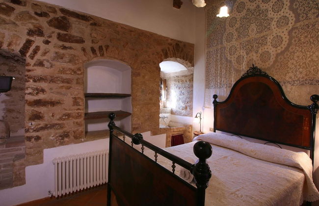 Historic Castle With View - Photo 7