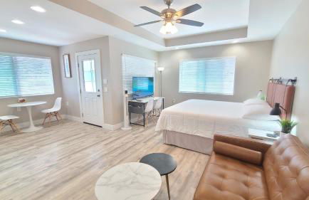 Paradise Park Newly built studio with king bed - Photo 4