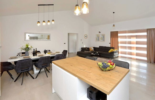 Villa in Starigrad With Heated Pool - Foto 36