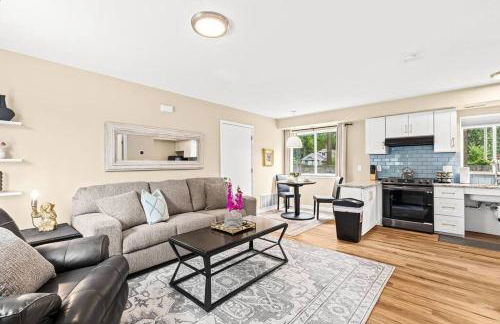 1st Floor 1BR Flat, King Bed, End Unit - Foto 1