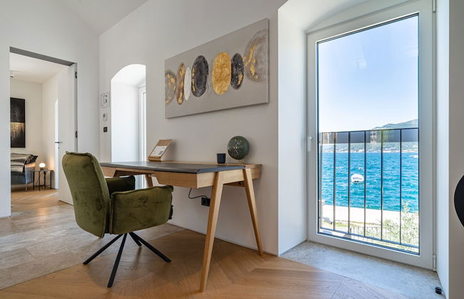 Villa Lastva is a Five Star Seafront Luxury Villa With Privite Pool - Foto 41