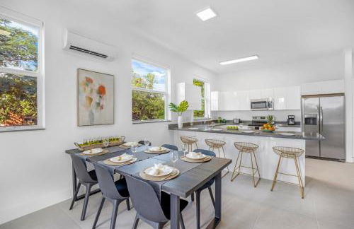 Up to 12 Guests! Modern villa near Wynwood - Photo 30