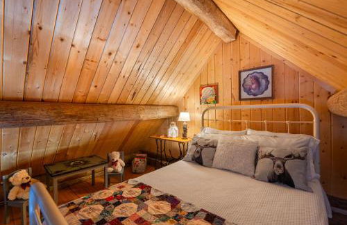 Quiet Log Cabin • Gazebo • Near River & Trails - Foto 14