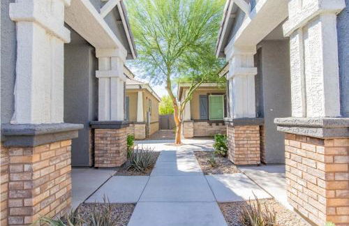 2 Bedroom Villa, Dog Park, Lake, WiFi, Laundry , Pool - Photo 17