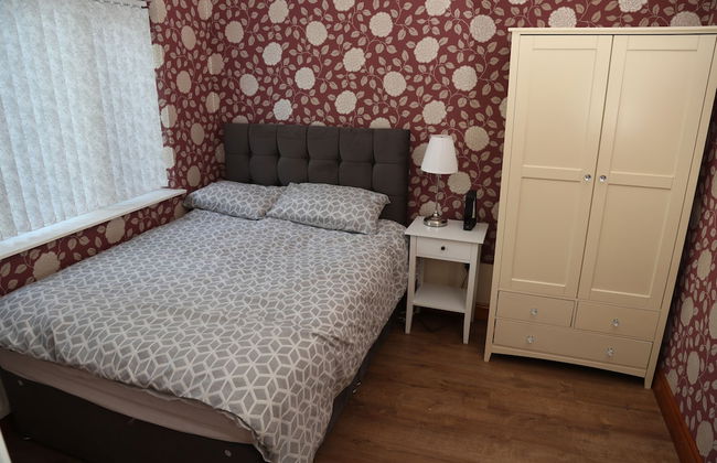 Cosy 3-bed Bungalow NEC Airport Close to Amenities - Foto 4