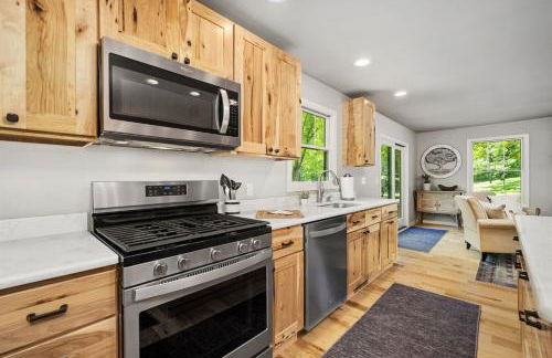 Family-Friendly 3BR Home w Bunk Room & Yard - Photo 35