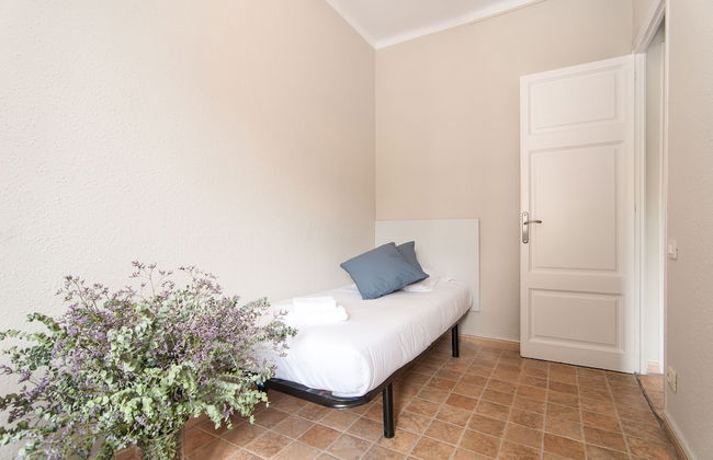 Barcelona Fira Apartments - Photo 26