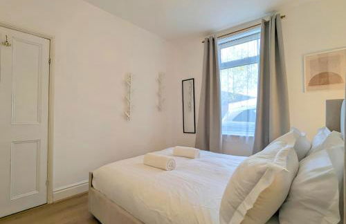 Charming 3-Bed Home Near Centre Free Parking - Foto 11