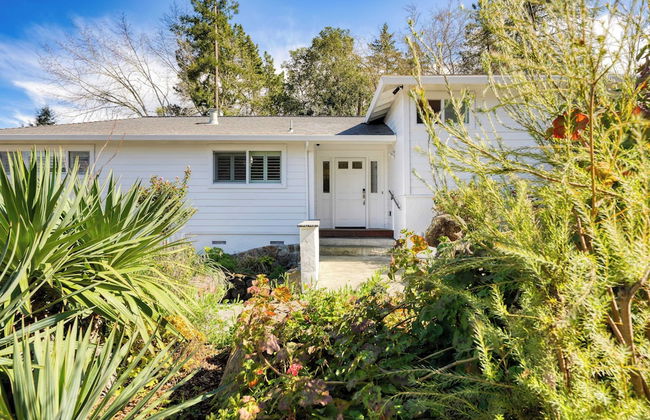 Modern Sonoma Stay w/ Spacious Deck, Views & Prime Location Bennett - Foto 5