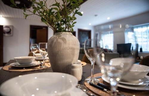 Madison House - Converted Church 5 Bed Pontypool - Photo 12