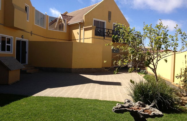 Oceanview Suite - Photo 14