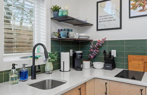 The Acorn - Tiny House in HISTORIC OAKWOOD - Foto 1