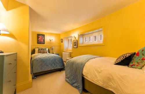 St James Cottage - Luxurious Dorset Escape in Idyllic Milton Abbas - Photo 23