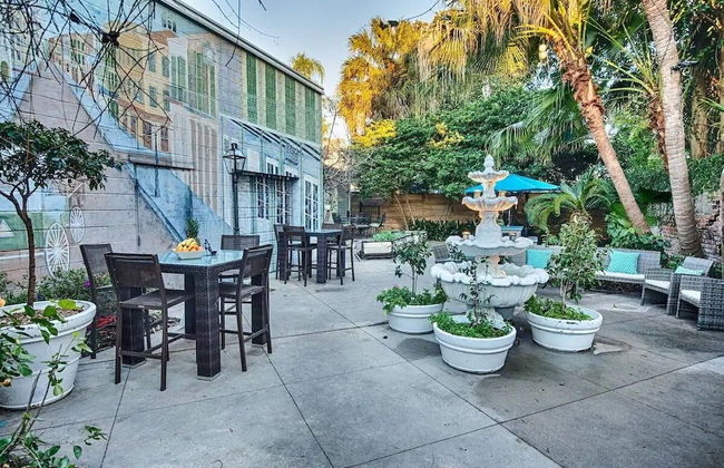 Charming Chateau Oasis in NOLA's Heart by YouRent - Foto 58
