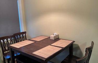 Forget Me Not Home by Airport Upstairs with Deck - Foto 24