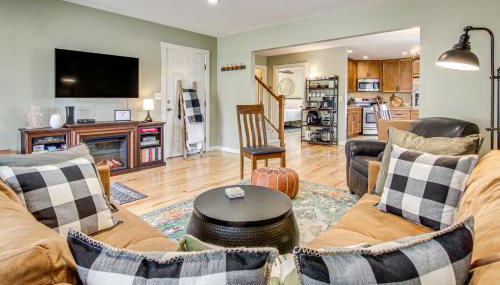 1 Mi to Dtwn Black Mountain Home with Patio and Yard - Foto 5