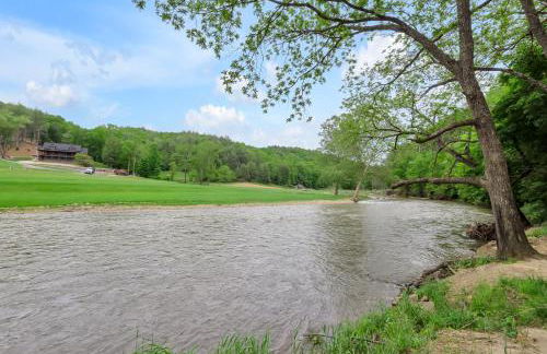 Riverfront Cabin in Crumpler-- Sleeps 6, 30 Mins to West Jefferson - Foto 2