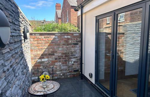 Entire Seaside Home 6 Private BedRooms Sleeps 10,4 Minute Walk To Station - Foto 11