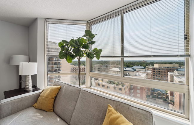 2BR Luxury City Suite With Gym & Pool - Foto 39