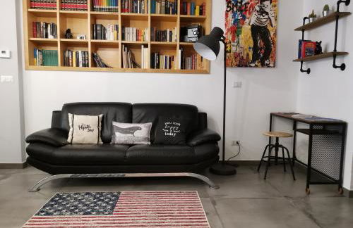 The black dog house - Foto 25