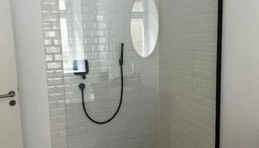 BG Living & Hosting - Stilvolle Mosel-Ferienwohnung "Alte Apotheke" in Ürzig - 2 Schlafzimmer, bis 5 Personen, Fahrradkeller & WLAN - Foto 4, Shower