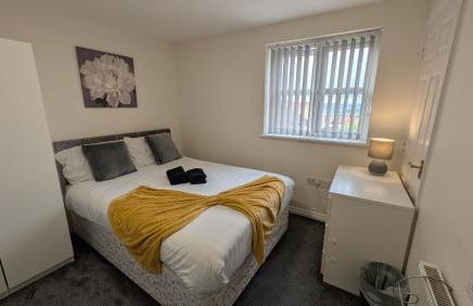 Large Modern House with Private Parking - Foto 160