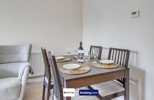 Last-Minute Secure l Sleeps Up to 8 l 2 Bedroom Apt By Capital Retreats Short Lets & Serviced Accommodation London With Balcony, Free WiFi - Foto 14