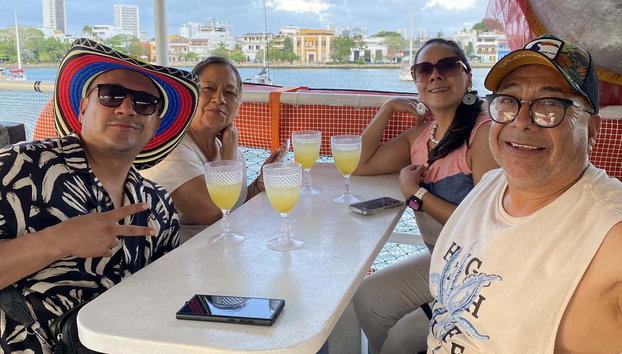 Fiesta caribeña en barco por Cartagena - Foto 2, Disfrutando de la travesía por Cartagena